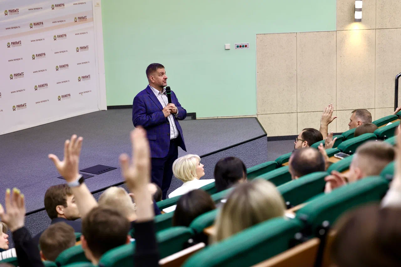 Госслужащие начали обучение по программе подготовки федерального резерва управленческих кадров