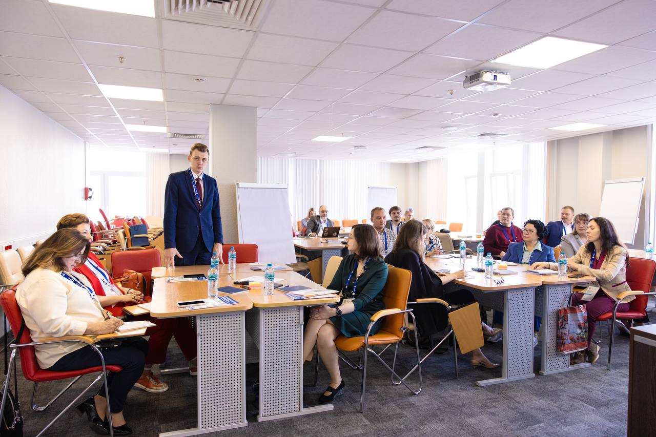 Образовательная программа для преподавателей в рамках проекта «Школа красной профессуры»  стартовала в ВШГУ