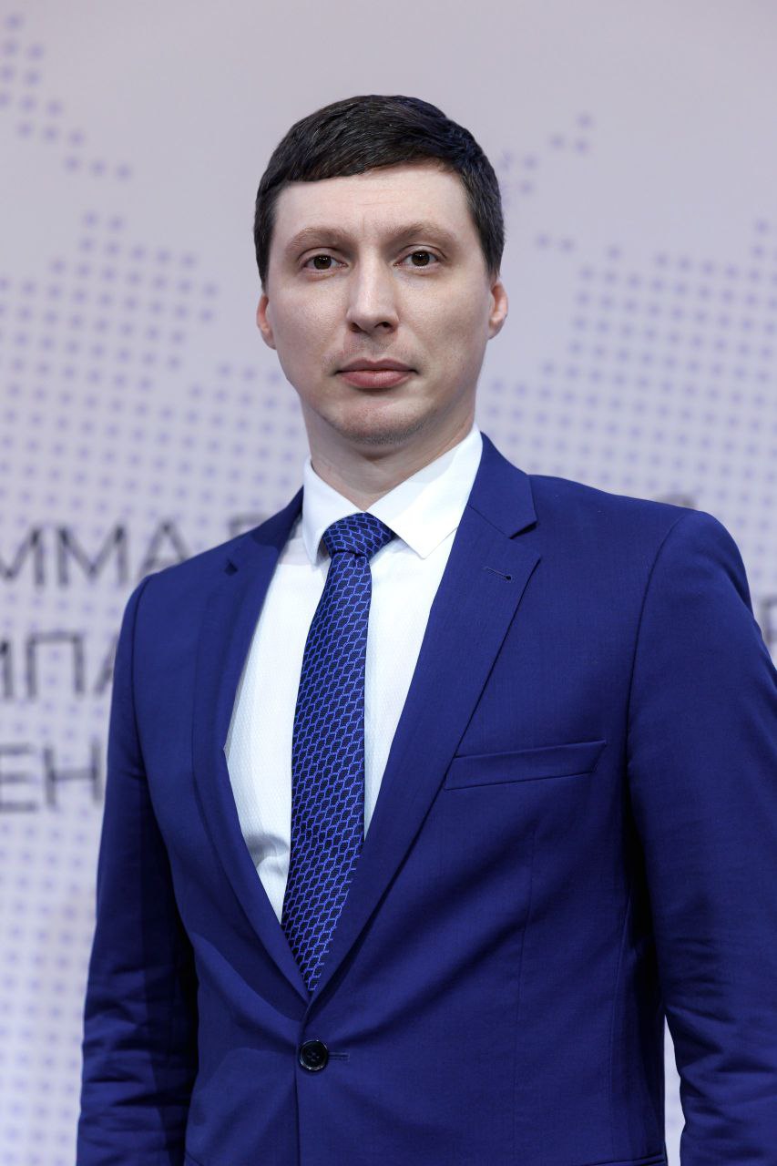 Максим Евгеньевич Захаров