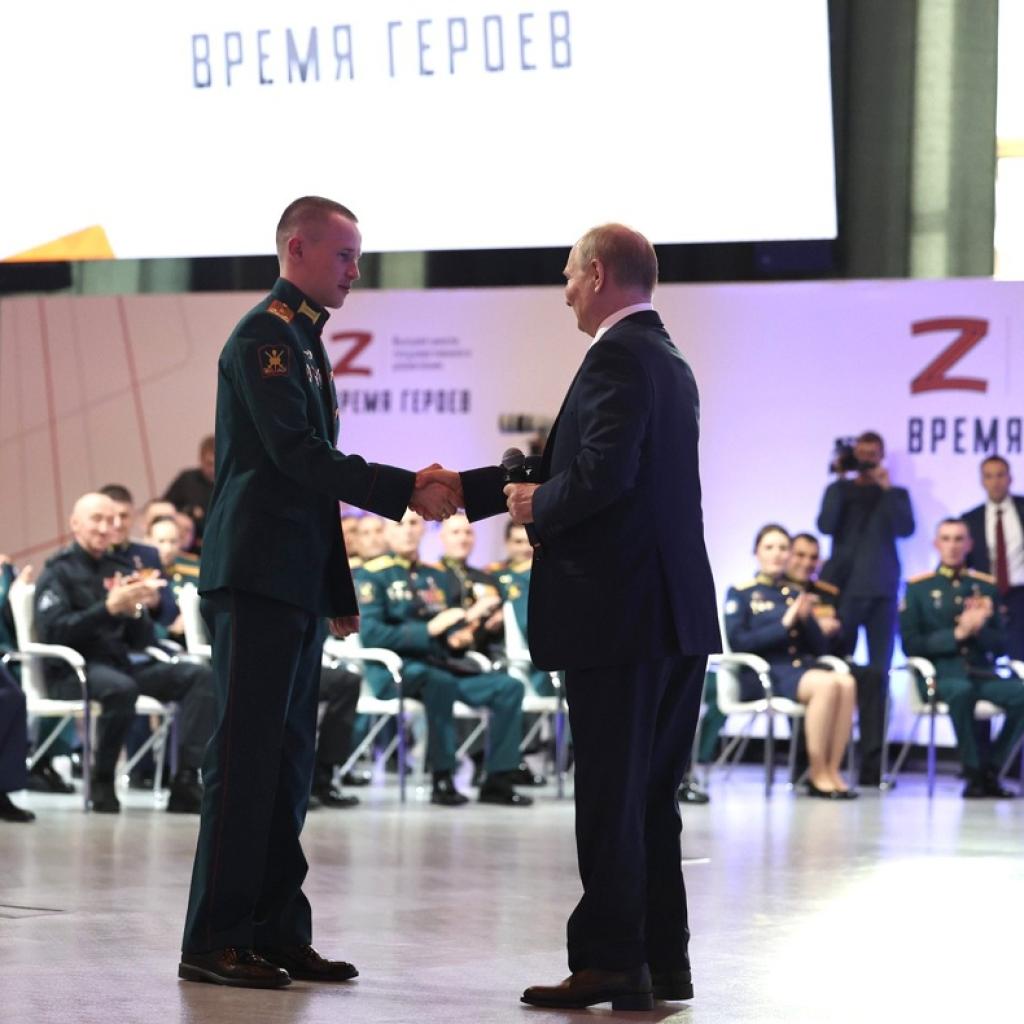 ВШГУ Президентской академии поздравляет с Днем рождения Президента России Владимира Путина